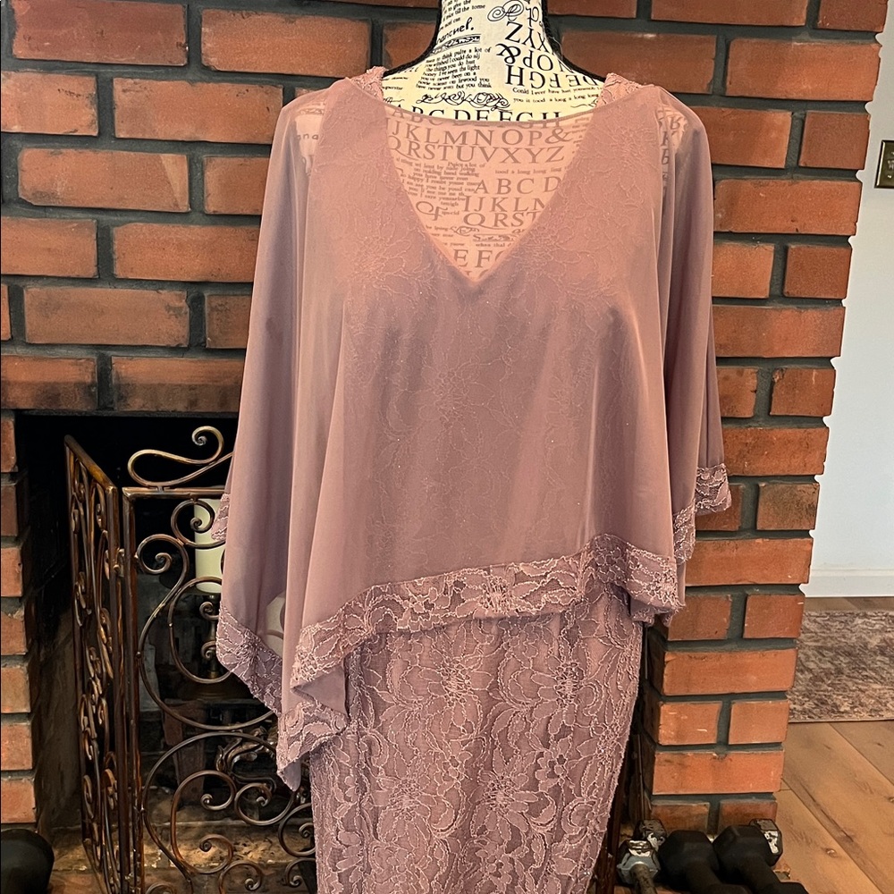 Decode 1.8 Women's Wedding Dress - Elegant Taupe color with shimmery lace